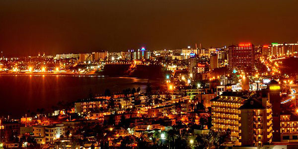 gc800px-Playa_Del_Ingles_von_Aguila_aus_DRI