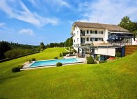 Schweizer Villa - Helikopter