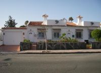 Bungalow auf der Avenida Alemania zu vermieten