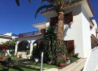 Freistehende Villa mit Privatpool