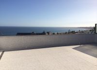 Große Terrasse mit Meeresblick