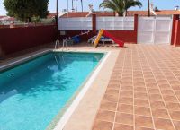 Großzügiges Pivathaus auf Ebene mit Pool!