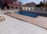 Freistehendes Haus mit Privatpool