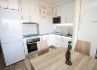 Modernes App. in vorletzter Etage mit Meerblick