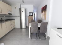 Oberste Etage mit Weit-/Meerblick - Langzeitmiete
